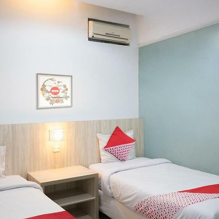 Oyo 1253 Hotel Wisata Jambi Eksteriør bilde